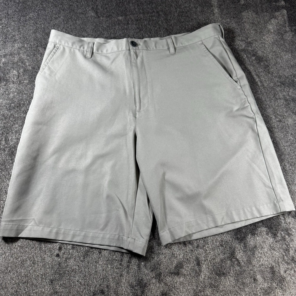 IZOD Golf Shorts Mens 38 Gray Microfiber Chino Flat Front 10 Inseam Casual